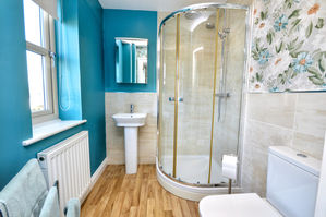 En-Suite- click for photo gallery